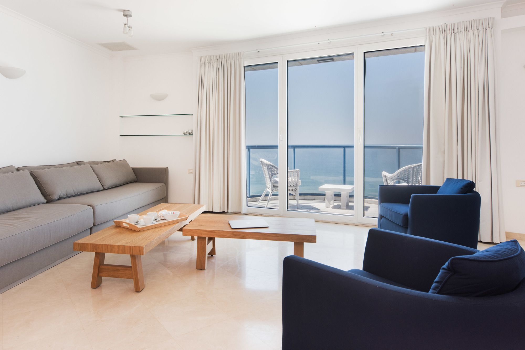 Excellent Beachfront Apt W/ Pool Access By Sea N' Rent テル・アビブ エクステリア 写真